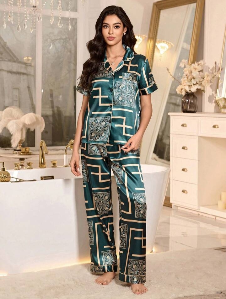 LuxeNights Womens Elegant Geomet Ric Totem Retro Print Faux Silk Carding